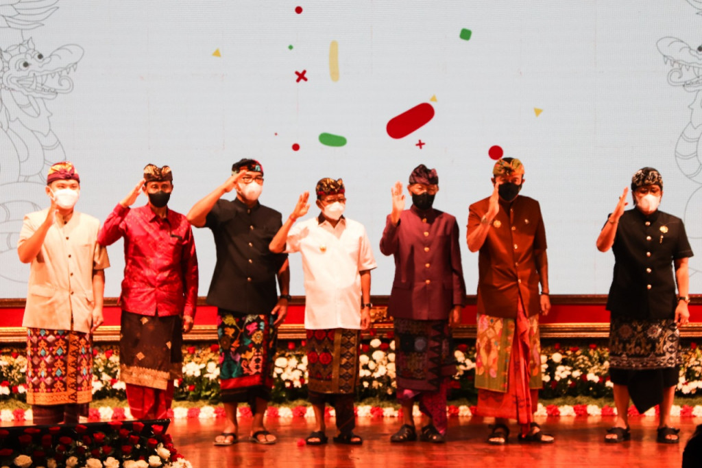 Bupati Giri Prasta Hadiri Pelantikan Pengurus Jagabaya Dulang Mangap